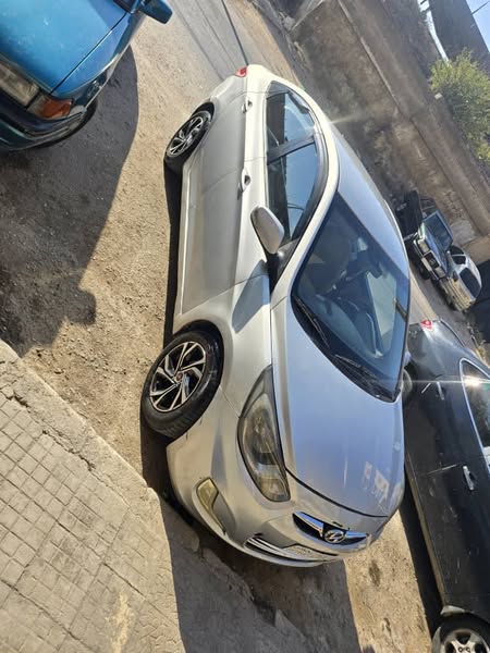 هونداي إيكسنت 2012 - صورة 1