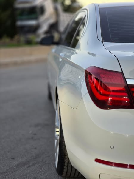 BMW 750Li 2013 - صورة 1
