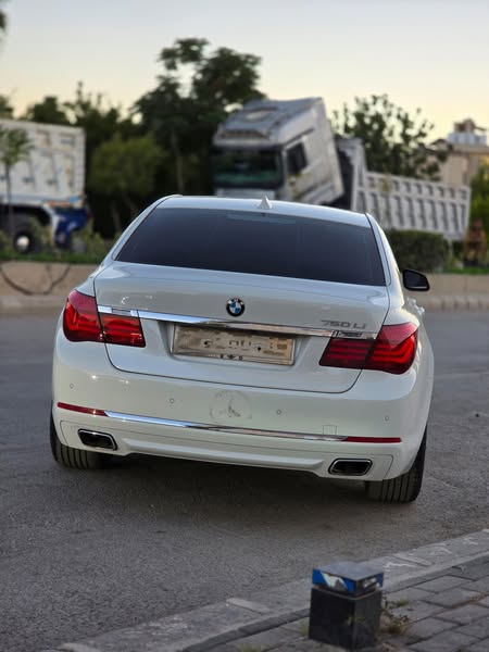 BMW 750Li 2013 - صورة 4