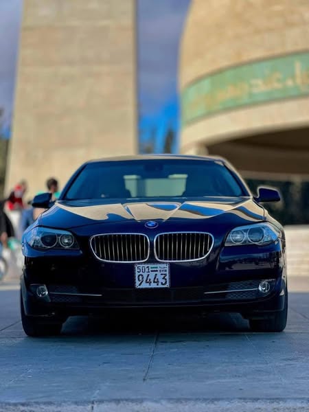 بي إم دبليو الفئة الخامسة 2012 - صورة 1