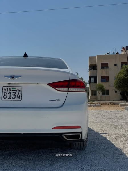 هيونداي جينيسيس 2015 - صورة 5