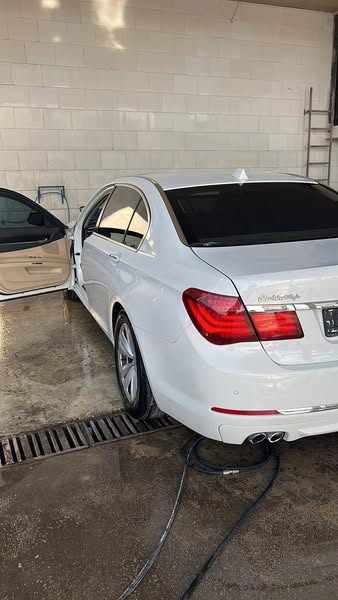 بي ام دبليو 730i 2013 - صورة 2
