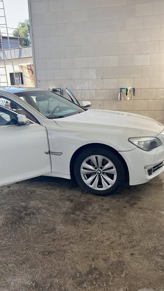 بي ام دبليو 730i 2013 - صورة 5