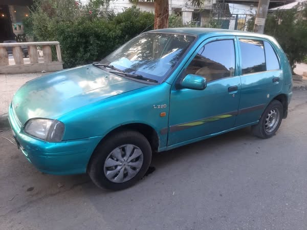 تويوتا ستارليت 2000 - صورة 3