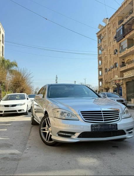 مرسيدس بنز اس ٥٥٠ 2011 - صورة 1