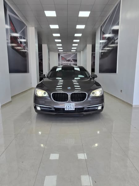BMW 730 2013 - صورة 2