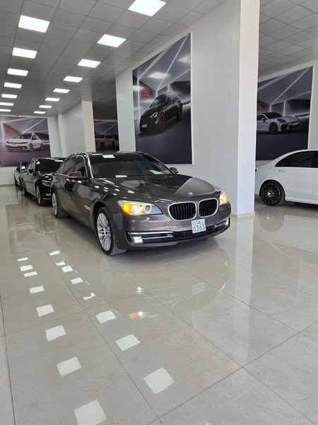 BMW 730 2013 - صورة 3