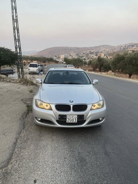 BMW 320 2011 - صورة 5
