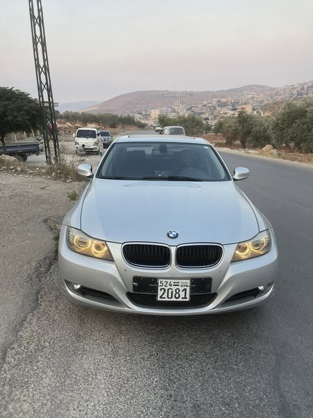 BMW 320 2011 - صورة 4