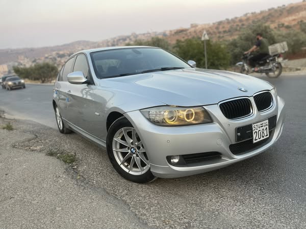 BMW 320 2011 - صورة 2