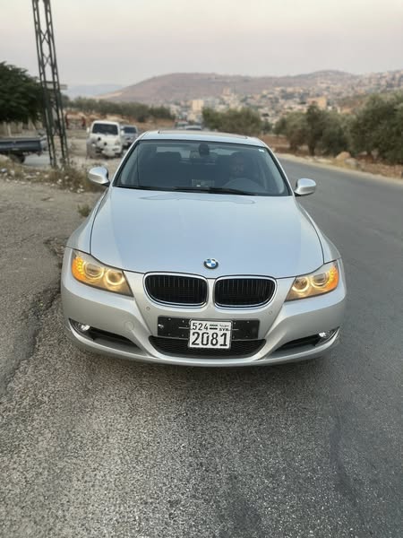 BMW 320 2011 - صورة 3