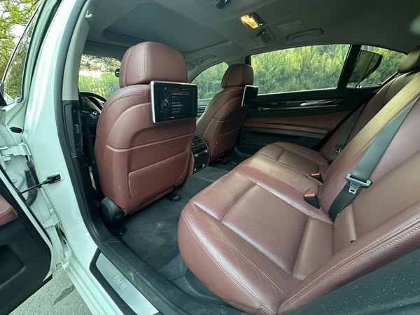 بي ام دبليو 740 Li 2013 - صورة 4