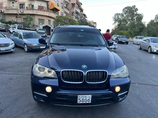 بي إم دبليو إكس 5 2012 - صورة 1