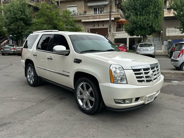 كاديلاك اسكاليت 2011 - صورة 4