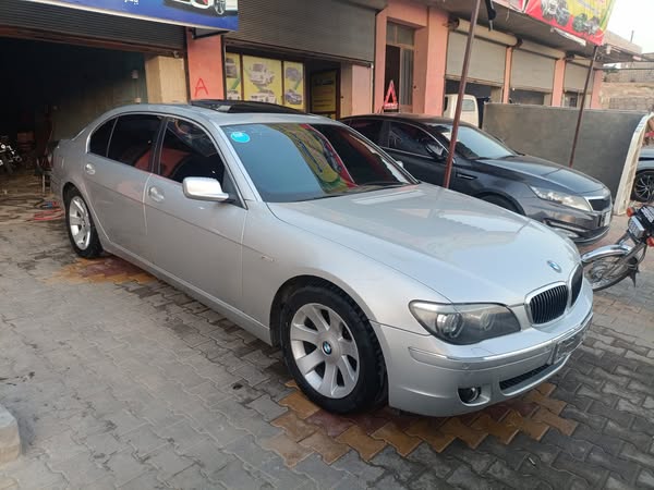 بي ام دبليو 740 2008 - صورة 2