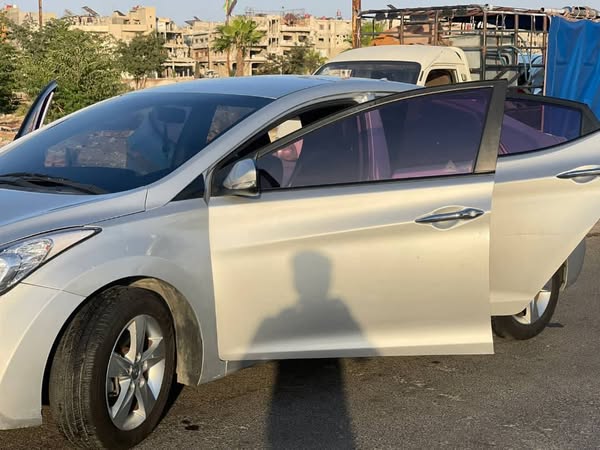 هيونداي افانتي 2014 - صورة 4