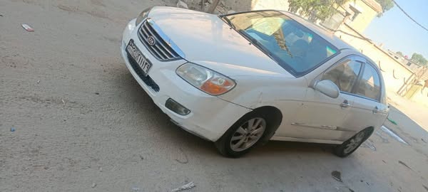 كيا سيراتو 2008 - صورة 1