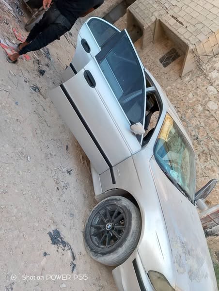 BMW 520i 2000 - صورة 3