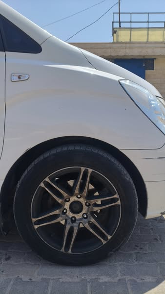 هيونداي H1 ستاركس 2014 - صورة 4