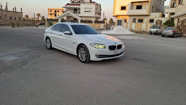 بي ام دبليو 530i 2013 - صورة 4