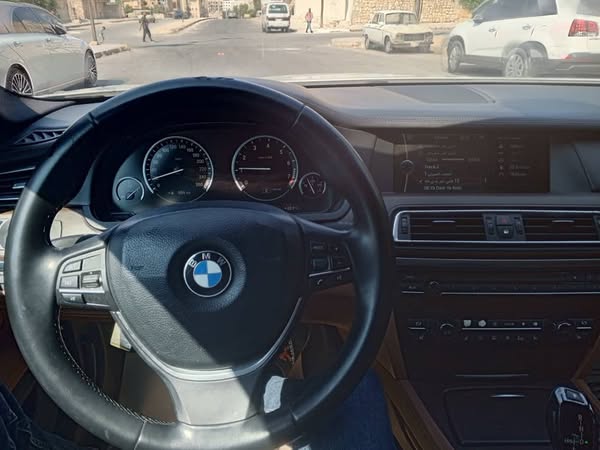 بي ام دبليو 750 2011 - صورة 5