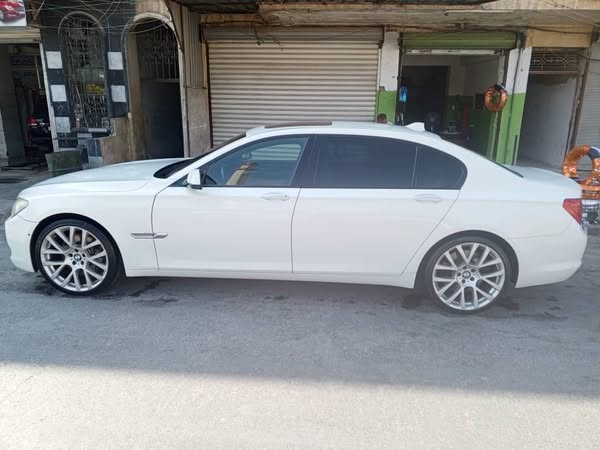 بي ام دبليو 750 2011 - صورة 3