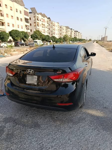 هيونداي افانتي 2013 - صورة 2