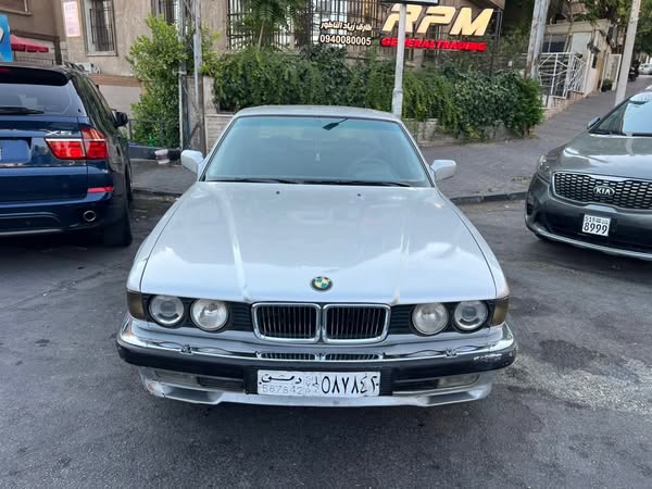 BMW 730 1990 - صورة 1
