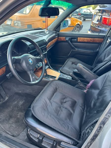 BMW 730 1990 - صورة 4