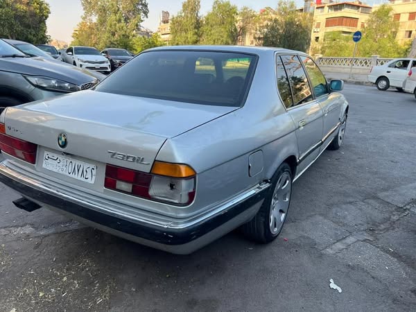 بي إم دبليو 730 1990 - صورة 3