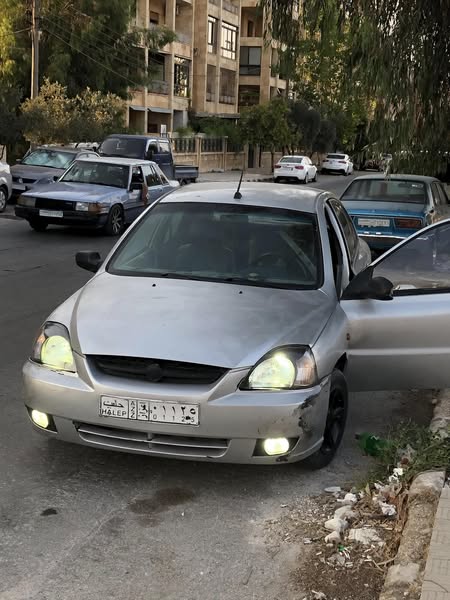كيا ريو 2003 - صورة 1