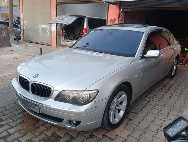 بي إم دبليو 740 2008 - صورة 3