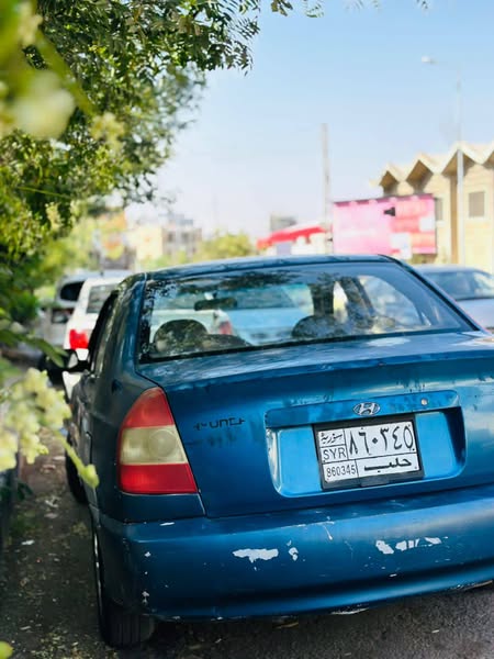 هيونداي فيرنا 2001 - صورة 1