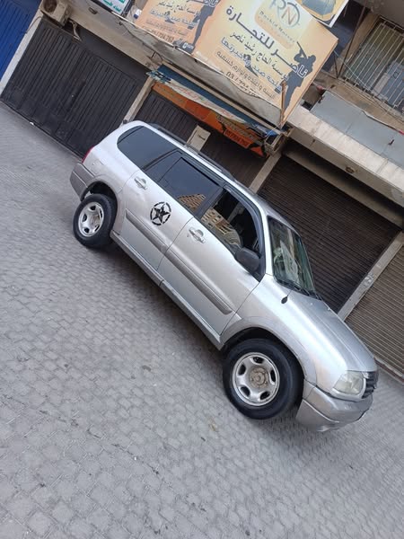 سوزوكي جراند فيتارا 2002 - صورة 3