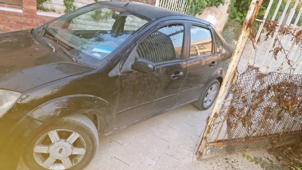 فورد فييستا 2006 - صورة 2