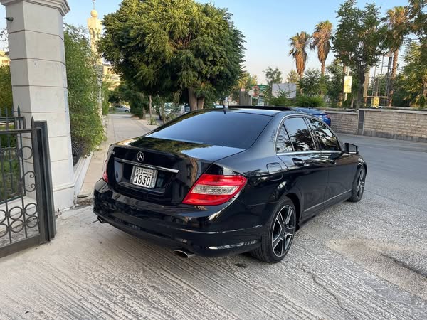 مرسيدس C300 2011 - صورة 5