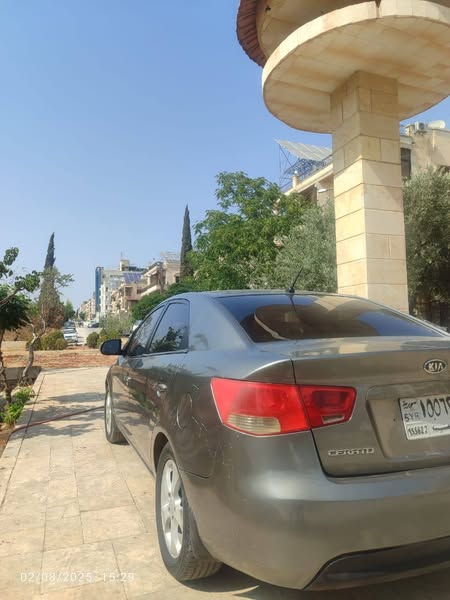 كيا فورتي 2010 - صورة 3