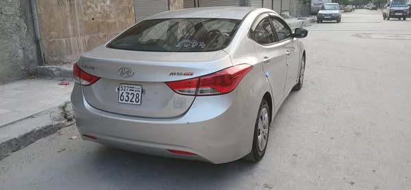 هيونداي افانتي 2011 - صورة 4