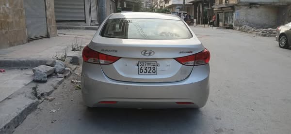 هيونداي افانتي 2011 - صورة 2