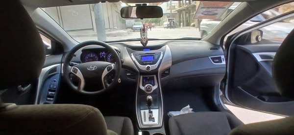 هيونداي افانتي 2011 - صورة 5