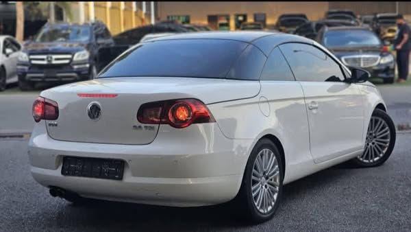 فوكس فاغن Eos 2011 - صورة 2