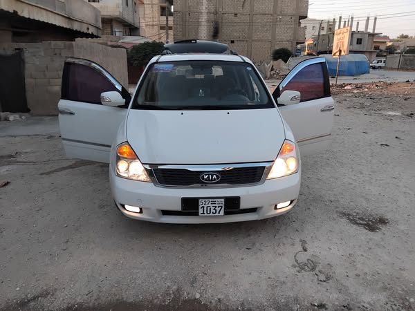 كيا كرنفال 2011 - صورة 1