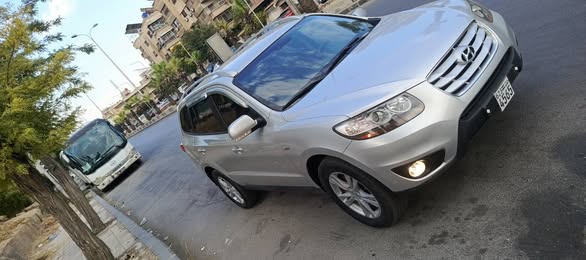 هيونداي سنتافية 2010 - صورة 4