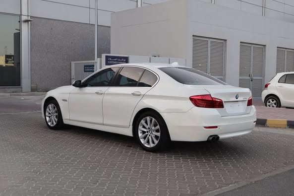 BMW 520i 2015 - صورة 5