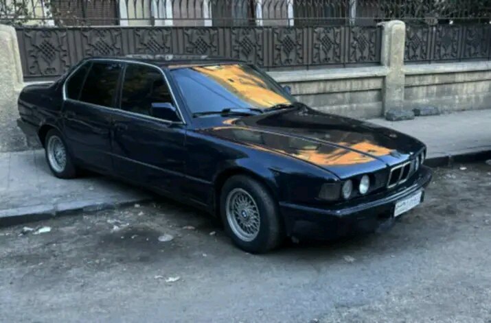 بي ام دبليو 730 1992