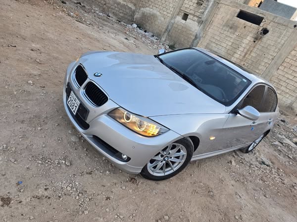 بي ام دبليو 320 2011 - صورة 3