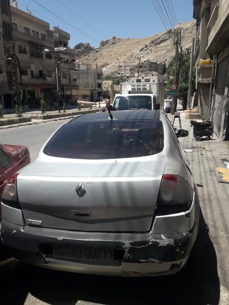 رينو ميغان 2005 - صورة 4