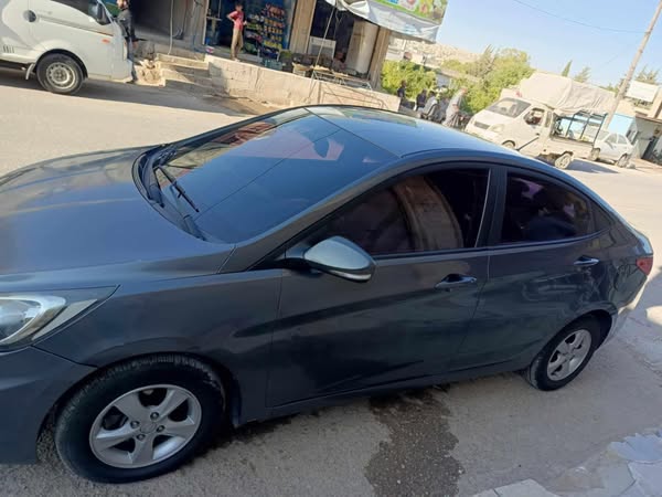 هونداي اكسنت 2013 - صورة 1