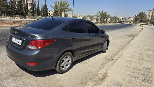 هونداي اكسنت 2013 - صورة 4