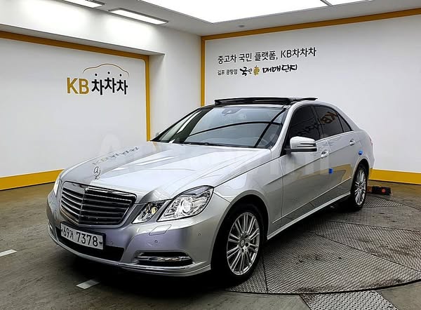 مرسيدس E300 2011 - صورة 2